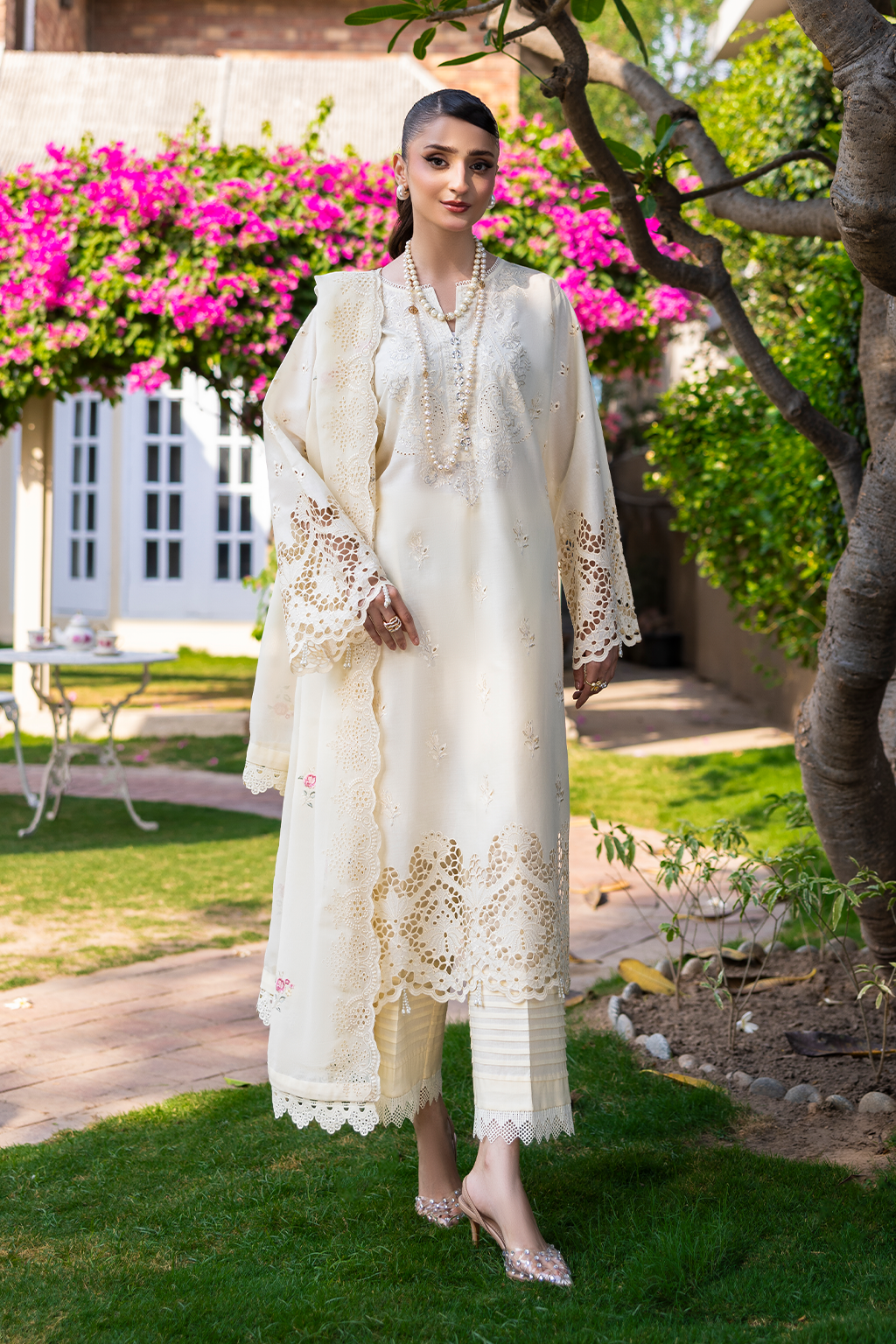 Ivory Elan