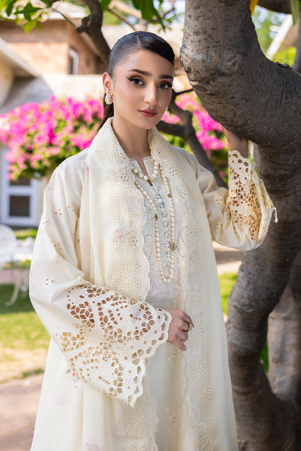 Ivory Elan