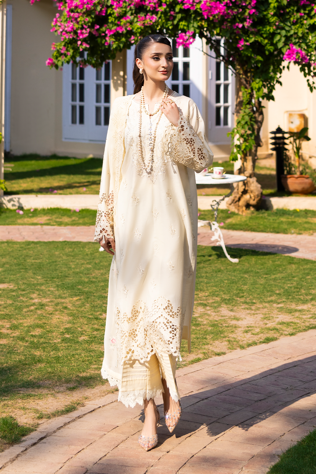 Ivory Elan