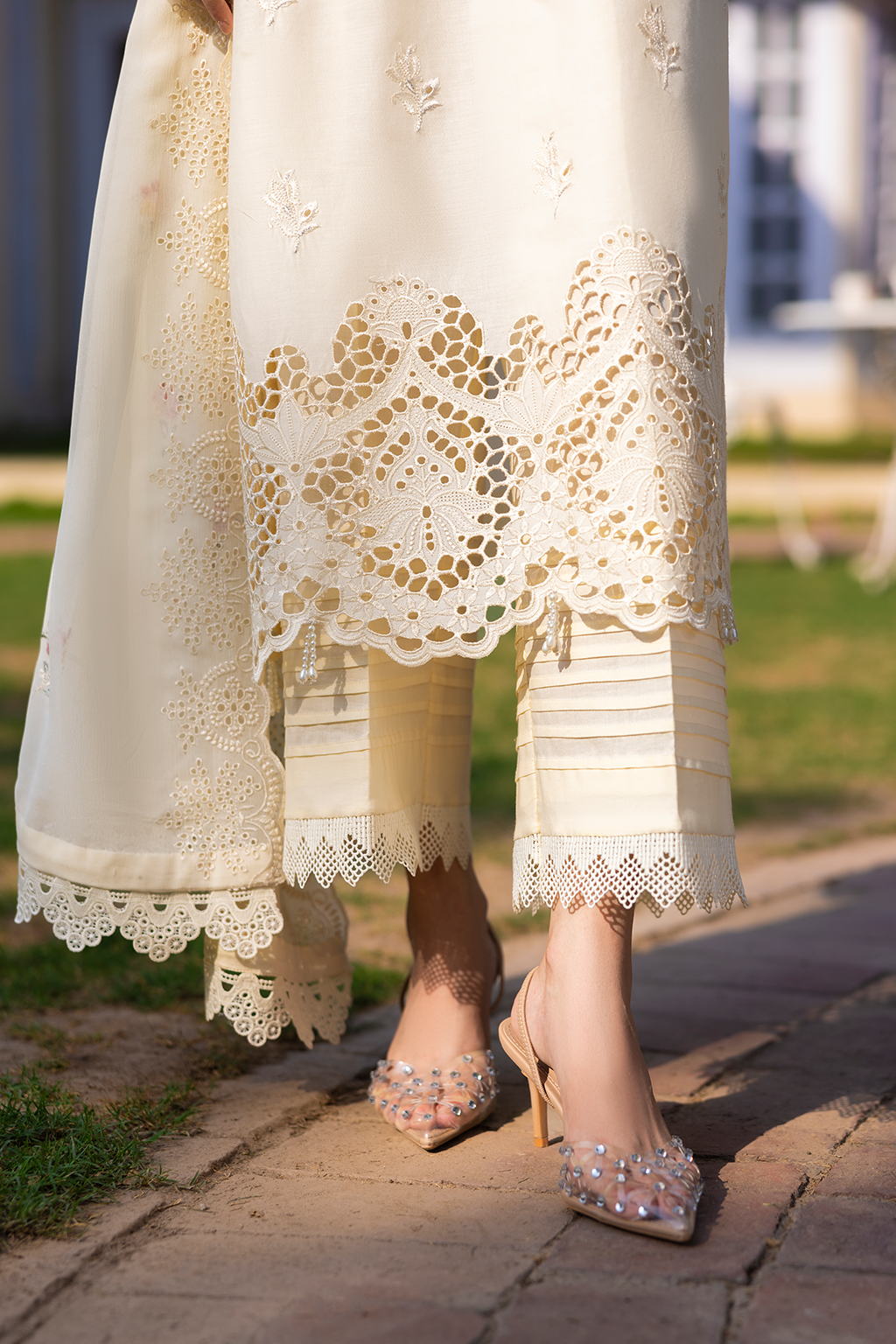 Ivory Elan
