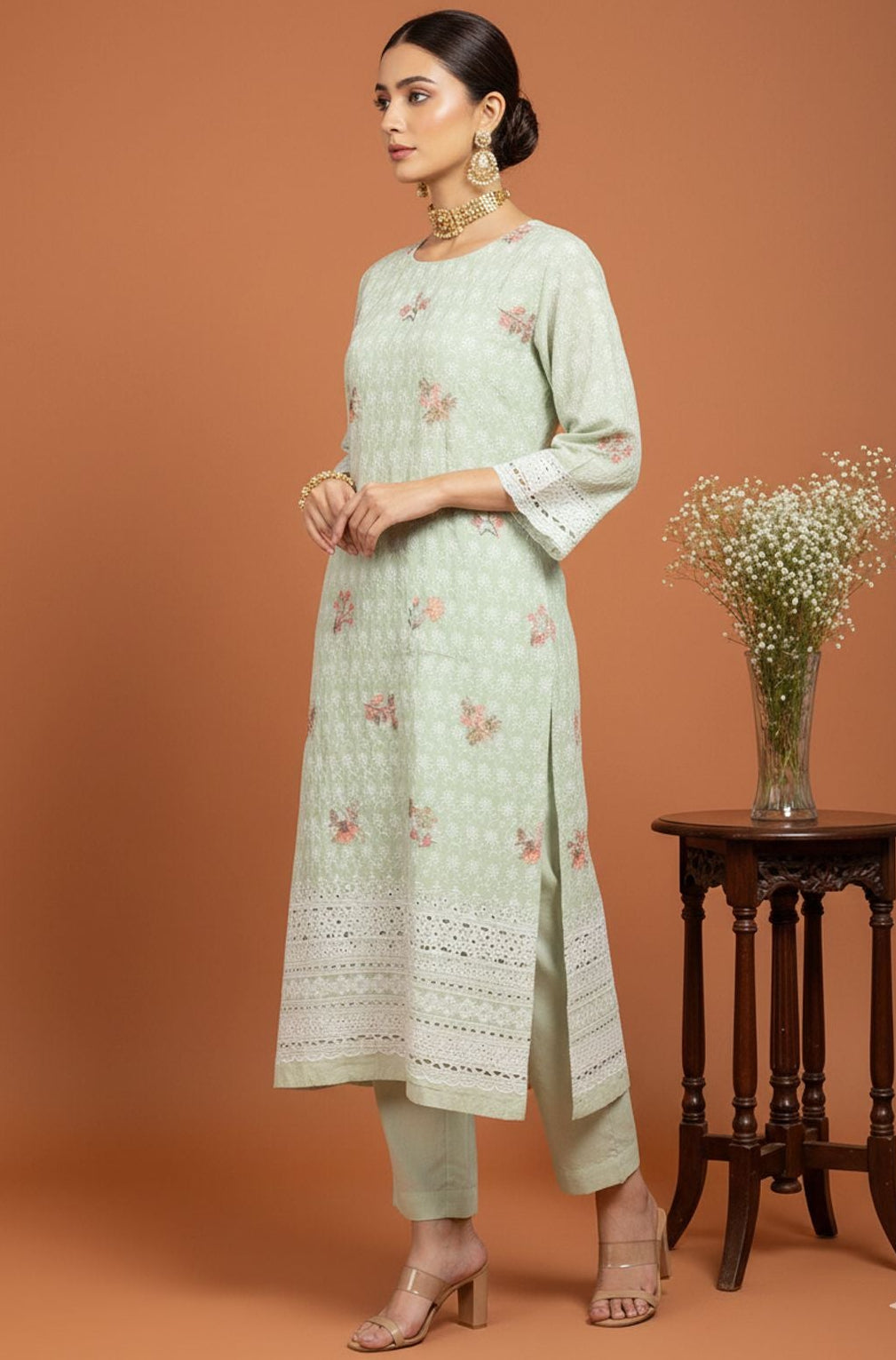 MAHOOR – 2-Piece Cambric Chikankari Suit