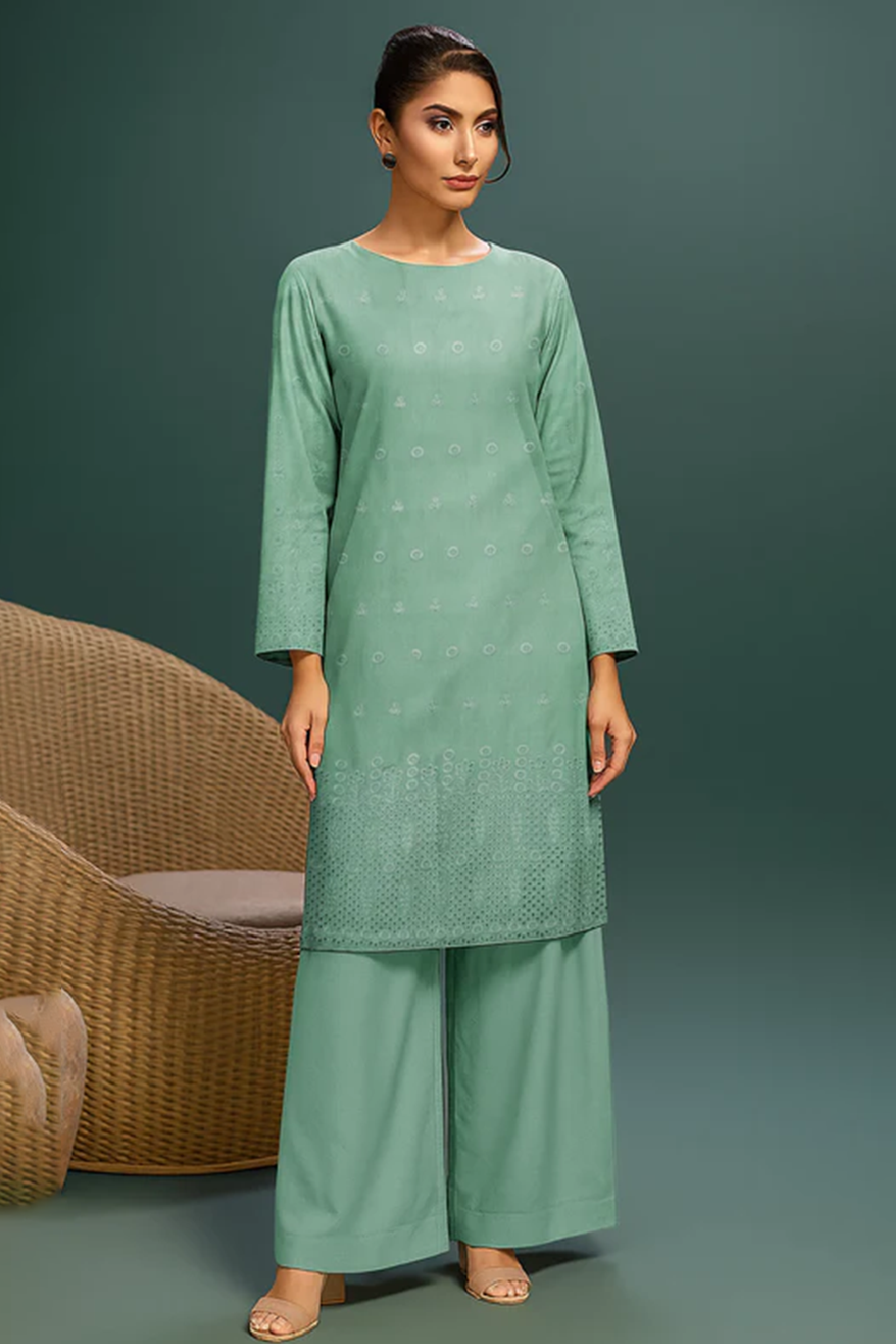 MAHOOR – 2-Piece Khaddar Embroidered Suit