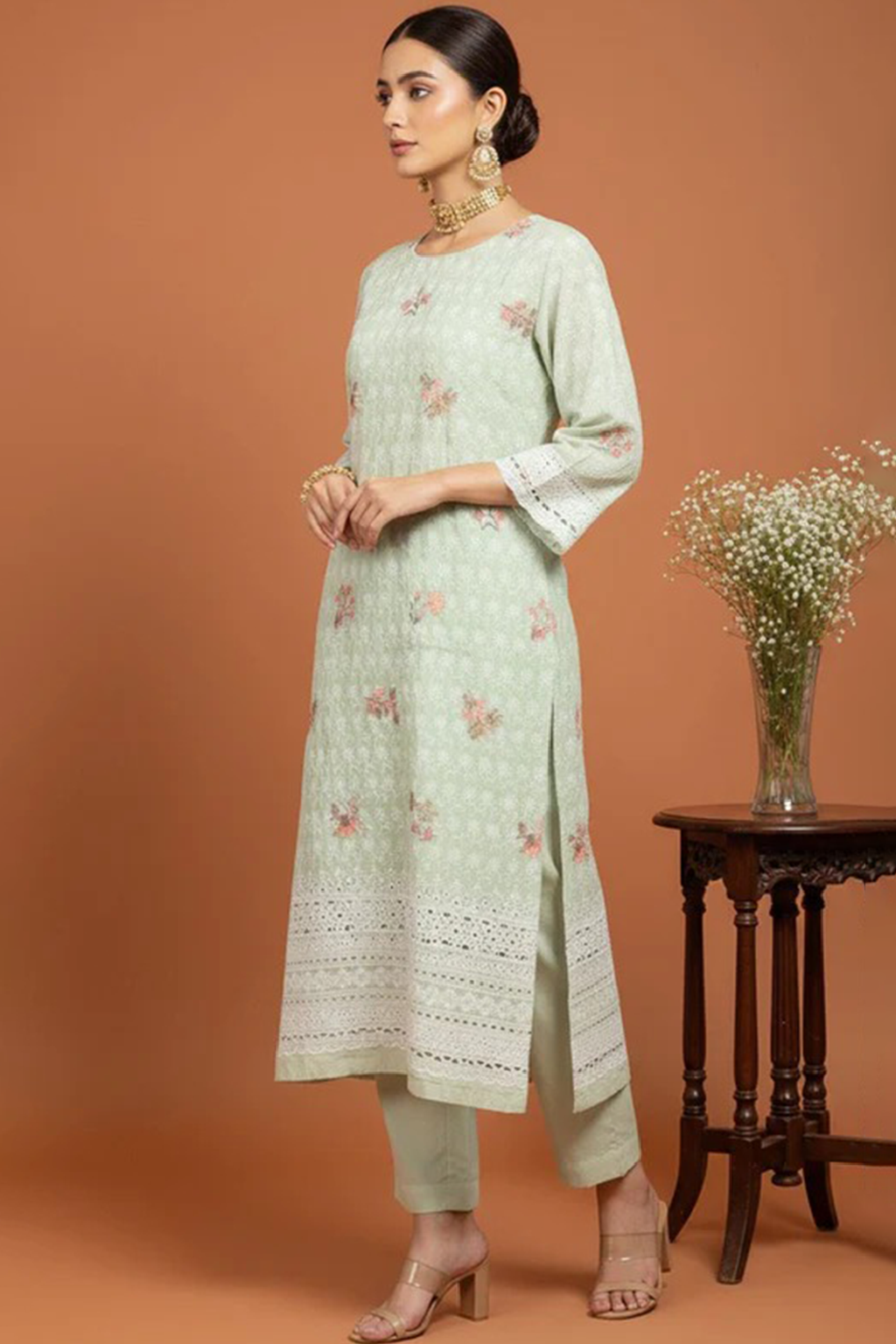 MAHOOR – 2-Piece Cambric Chikankari Suit
