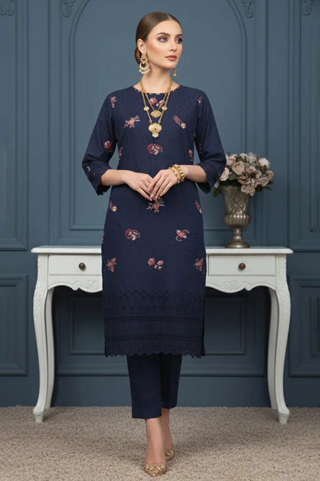 MAHOOR – 2-Piece Cambric Chikankari Suit