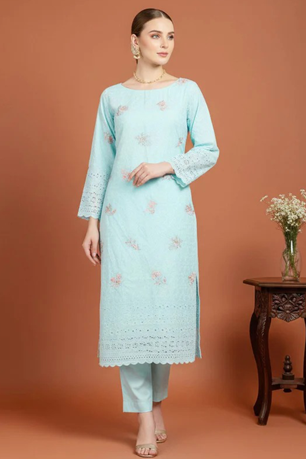 MAHOOR – 2-Piece Cambric Chikankari Suit