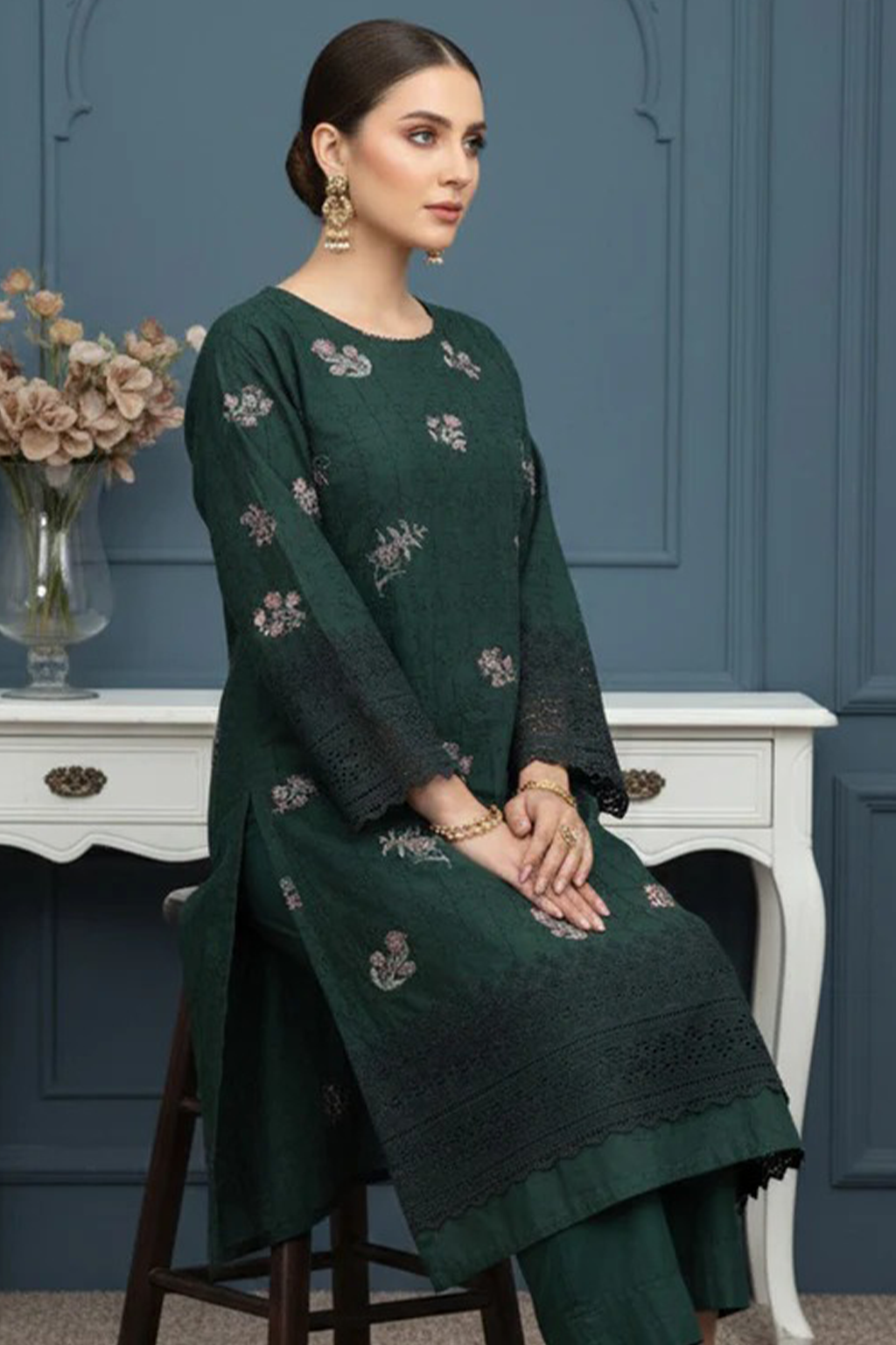 MAHOOR – 2-Piece Cambric Chikankari Suit