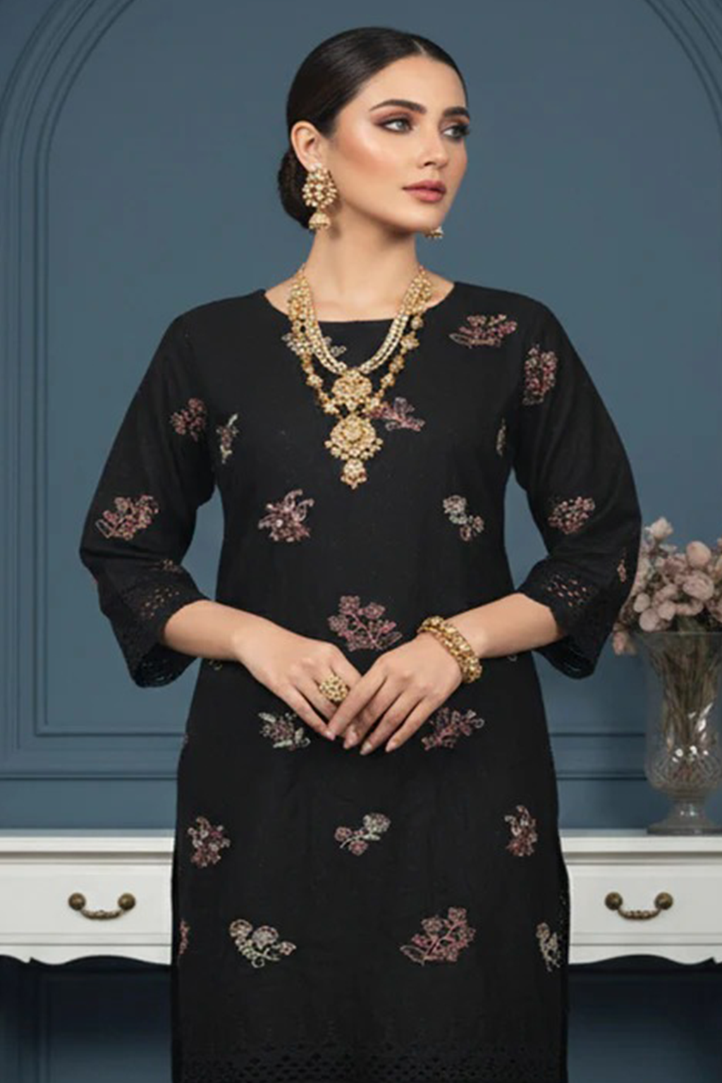 MAHOOR – 2-Piece Cambric Chikankari Suit